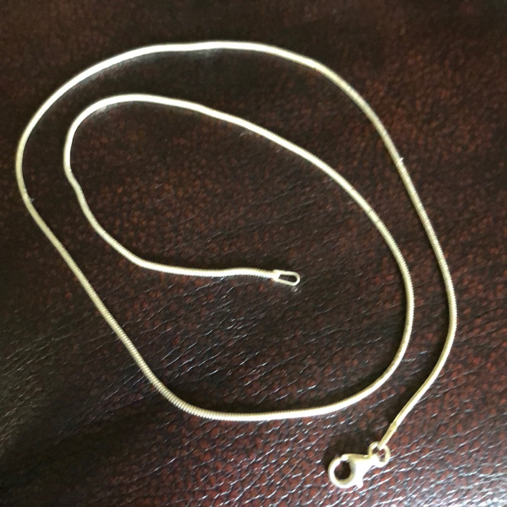 925 Silver snake chain, marked Italy. 18in, 5gram